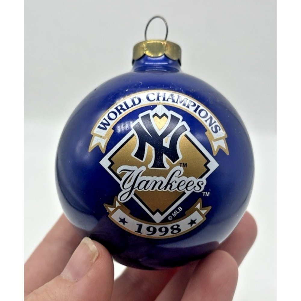 New York Yankees Champions Christmas Ornament Ball Vintage 1998 MLB Collectible